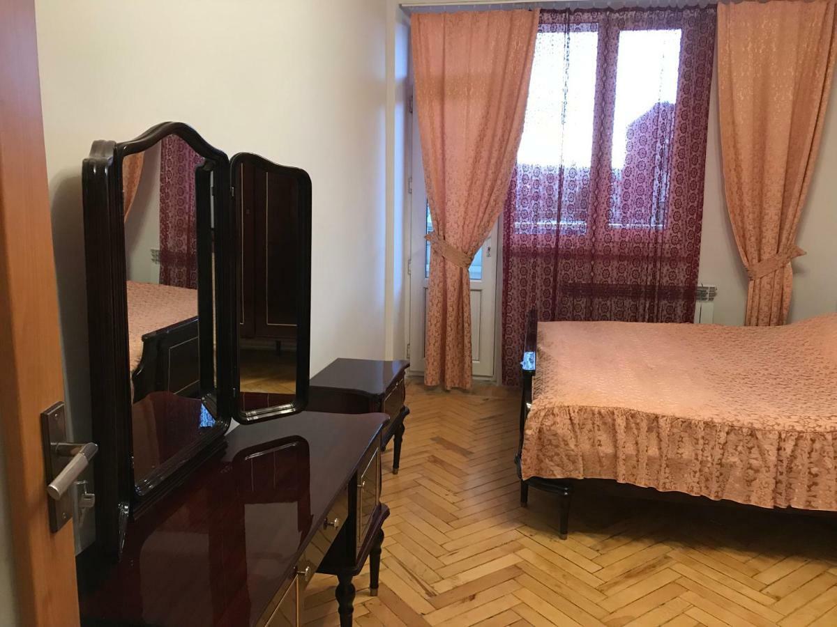 33 Martiros Saryan Street Apartamento Ereván Exterior foto