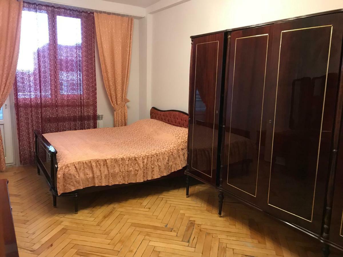 33 Martiros Saryan Street Apartamento Ereván Exterior foto