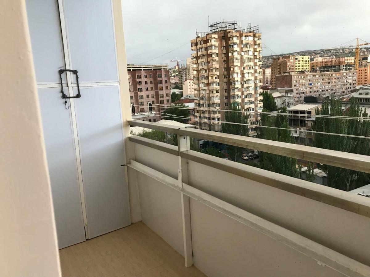 33 Martiros Saryan Street Apartamento Ereván Exterior foto