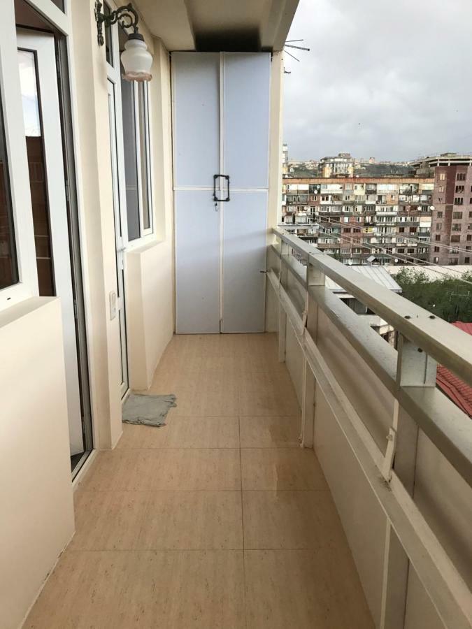 33 Martiros Saryan Street Apartamento Ereván Exterior foto